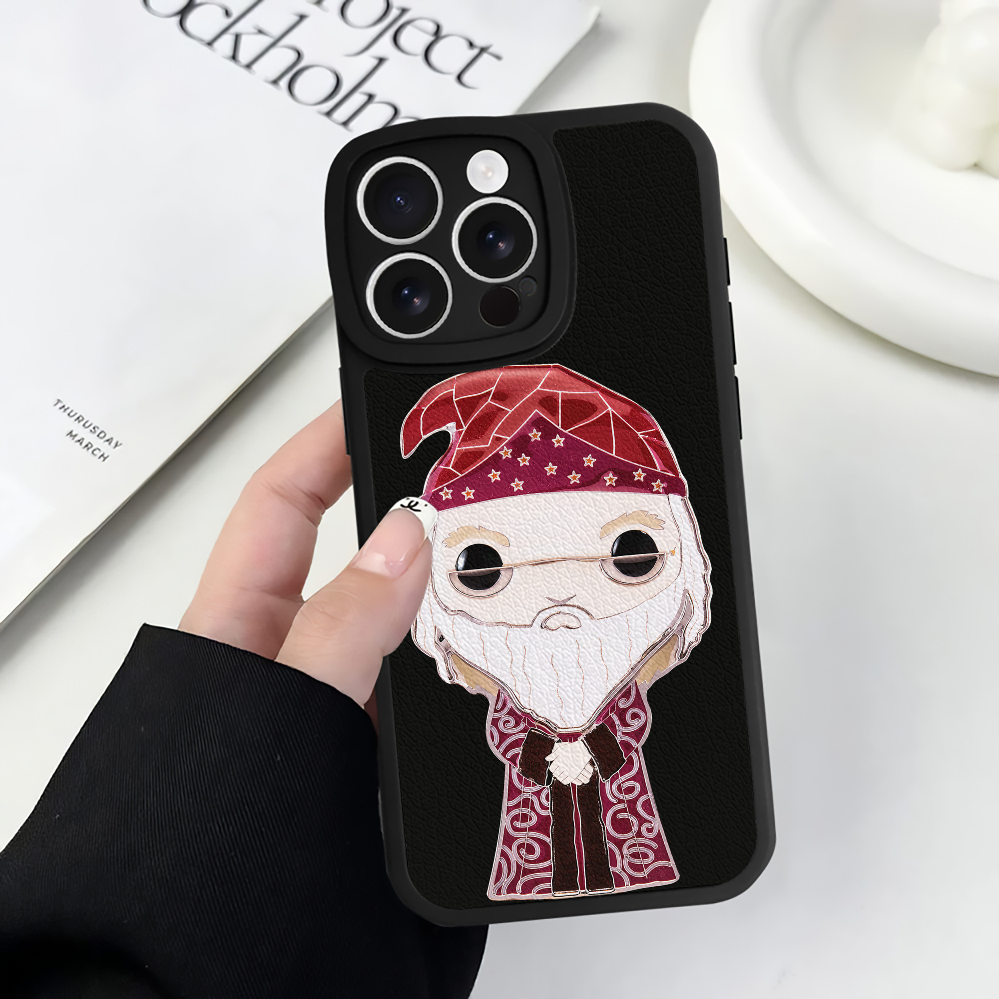 （画像用） Harry Potter ハリー・ポッターシリーズ 【iPhone 16シリーズ対応】シリコンスマホケース（レザー調） 材質：シリコン